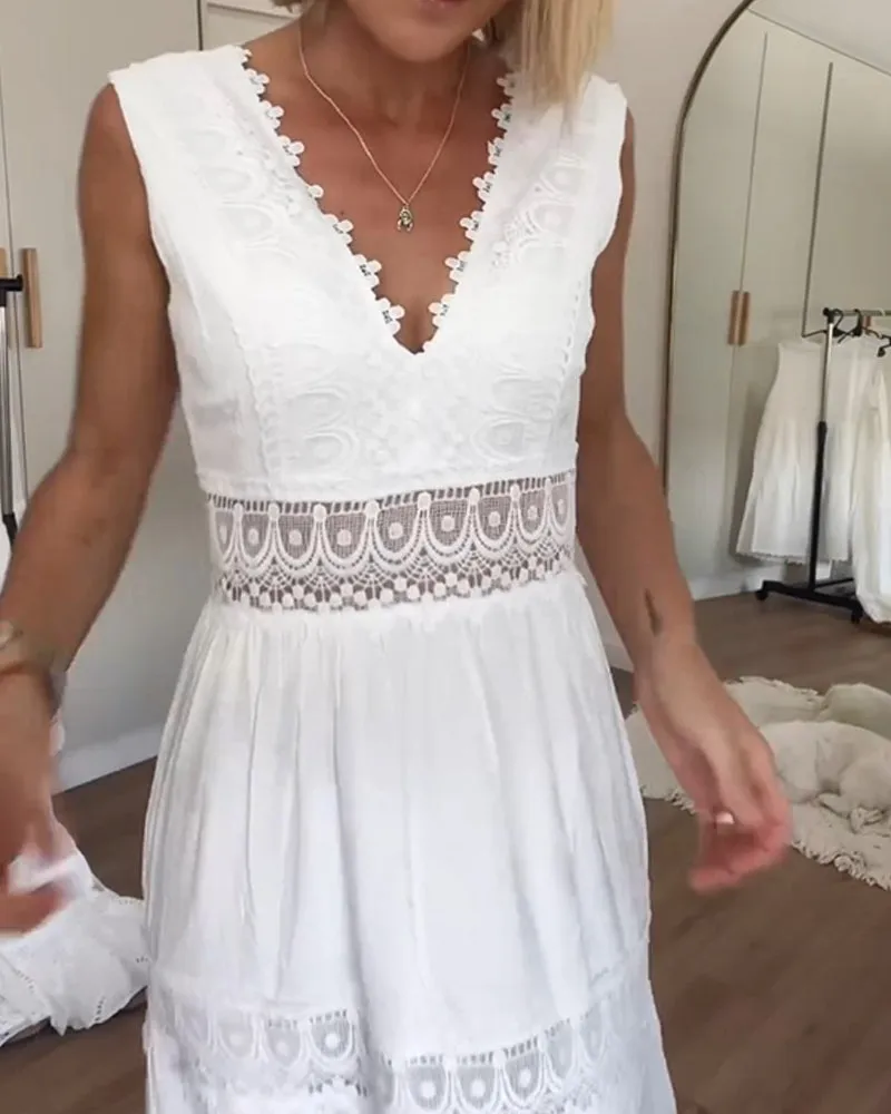 Rosie | Flowy Lace Detail Dress